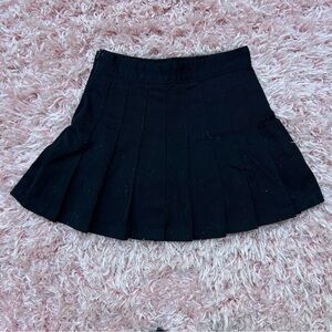 brandy melville john galt “dana” navy pleated tennis mini skirt, size xs / s